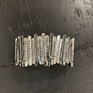 Encouraging Positive Word Stretch Bracelet Incredible Serenity Sayings Gift​​